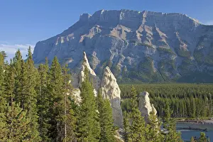 Hoodoos: Earth Pyramids / Hoodoos