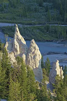 Hoodoos: Earth Pyramids / Hoodoos