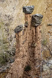 Serbian: Earth pyramids or towers, ?avolja varo?, Kur?umlija