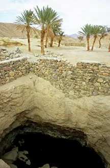 Wells: Egypt - an ancient water well in Arabian desert