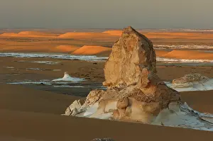 Sandstone: Egypt, White Desert, bizarre sandstone cliffs, Middle
