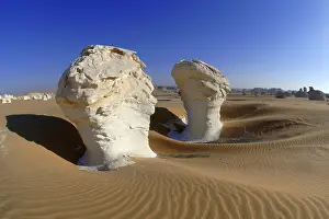 Sandstone: Egypt, White Desert, bizarre sandstone cliffs, Middle
