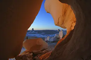 Sandstone: Egypt, White Desert, bizarre sandstone cliffs, Middle