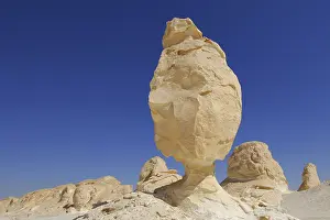 Sandstone: Egypt, White Desert, bizarre sandstone cliffs, Middle