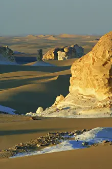 Sandstone: Egypt, White Desert, bizarre sandstone cliffs, Middle