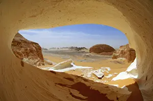 Sandstone: Egypt, White Desert, bizarre sandstone cliffs, Middle