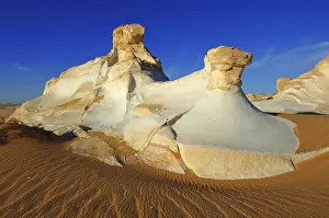 Sandstone: Egypt, White Desert, bizarre sandstone cliffs, Middle