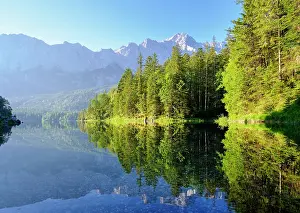 Zugspitze: Eibsee lake with Wetterstein range and Zugspitze