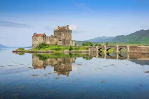 Dornie: Eilean Donan Castle, Scotland, United Kingdom, Europe