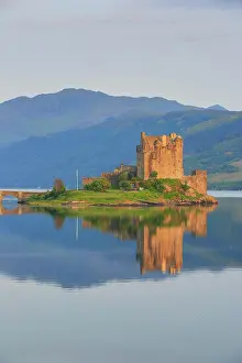 Dornie: Eilean Donan Castle, Scotland, United Kingdom, Europe
