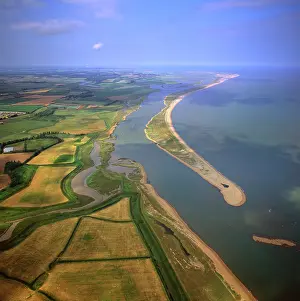 Spits: England - Aerial view, Orford Beach
