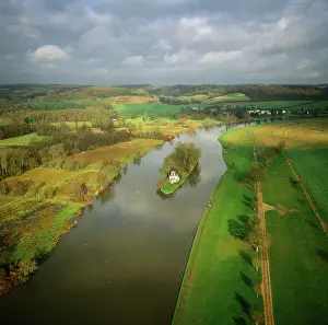 Mile: England - Aerial view, Temple Island, 1.5 mile