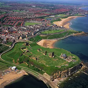 Dae Sasitorn: England - Aerial view, Tynemouth Priory and Castle