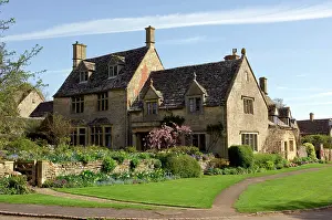 Footpaths: England - A typical Cotswold cottage on a Spring