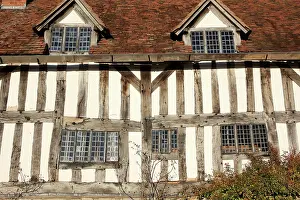 Tudor: English Cottage