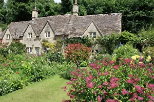 Bibury: English Country Cottage - and garden