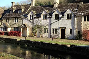 Cottages: English Country Cottages - by river