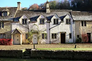 Cottages: English Country Cottages - by river