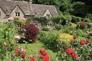 Bibury: English House and Garden
