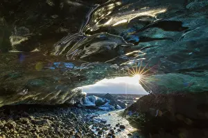 Interest: Entrance of the glacial cave in the Breidamerkurjoekull