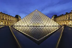 Pyramid: Entrance pyramid by architect I.M. Pei, Mus&, x9960;du