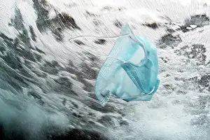 Scrap: Environmental problem caused by the misuse of masks