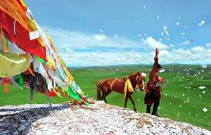 Gansu: Equestrian Festival Lapste
Before racing, the
