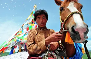 Gansu: Equestrian Festival Lapste
Before racing, the