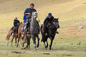 Competitions: Equestrian Games in Ulach Taricht at Lake Son Kul - Kyrgyzst