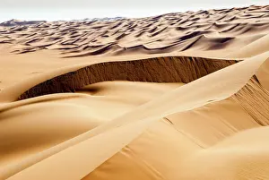 Curved: Erg Murzuq, Sahara Desert, Fezzan, Libya