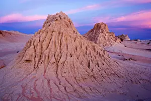 Lunette: Eroded pinnacles - of the lunette Walls of China