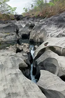 Shield: Eroded Riverbed