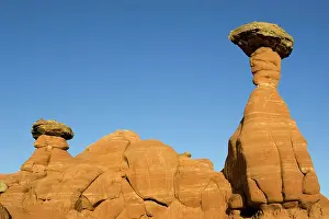 Paria: Erosion - Toadstools, also called Hoodoos, in the