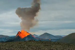 Volcanoes: Eruption in Geldingadalur, Fagradalsfjall, Reykjanes