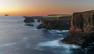 Hemisphere: Eshaness peninsula, shows a cross section
