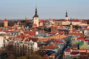 Walter: Estonia, Tallinn, elevated view of Old Town