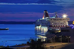 Walter: Estonia, Tallinn, Passenger Port, international