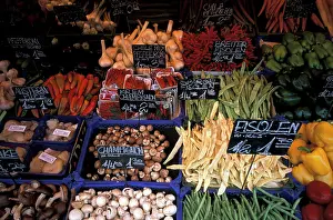 Selling: Europe, Austria, Vienna. Naschmarkt (outdoor