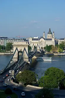 Suspension: Europe, Hungary, Budapest, Szechenyi Lanchid