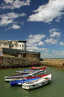 Kymri: Europe, Ireland, Dalkey. Coliemore Harbor
