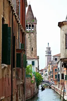 Nautical: Europe. Italy. Venice. Gondoliers Traveling