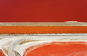 Extraction: Evaporation ponds for the commercial extraction