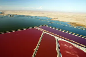 Extraction: Evaporation ponds for the commercial extraction