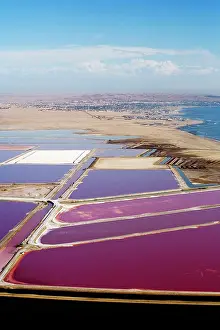 Extraction: Evaporation ponds for the commercial extraction