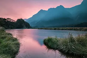 Fiordland: Evening atmosphere in Eglinton river, Eglinton valley