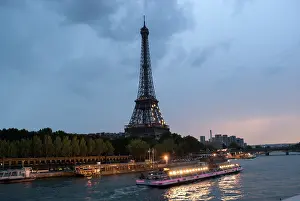 Cruises: Evening cruises on the River Seine, Paris