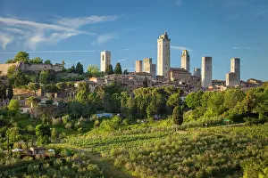 Gimignano: Evening view over medieval town of San Gimignagno