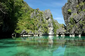 Visible: The exit (between the rocks) of a Big Lagoon of