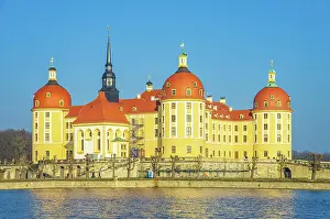 Defence: Exterior view of Moritzburg Castle in winter with