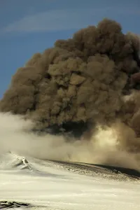 2010: Eyjafjallaj?? ?kull Ash Cloud, Iceland